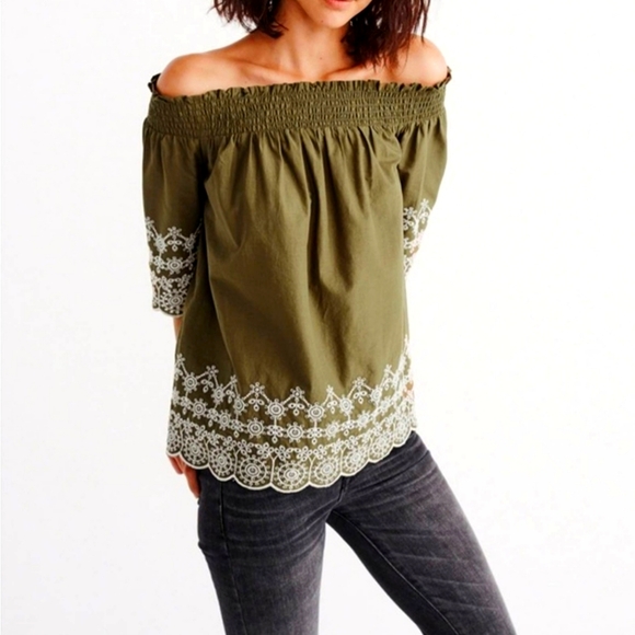 Abercrombie and fitch olive green off the shoulder eyelet detail top size xs - Picture 1 of 7